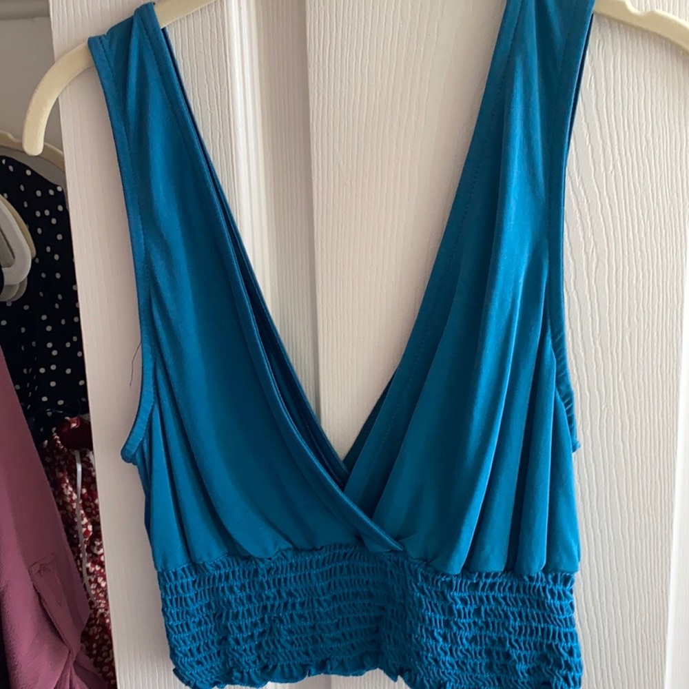PLUNGE TOP